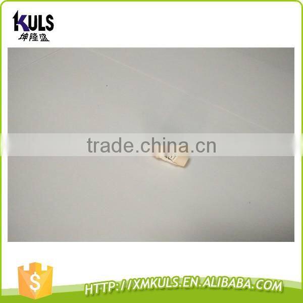 Retaining screw and small sealing of injection mould for umbrella accessories