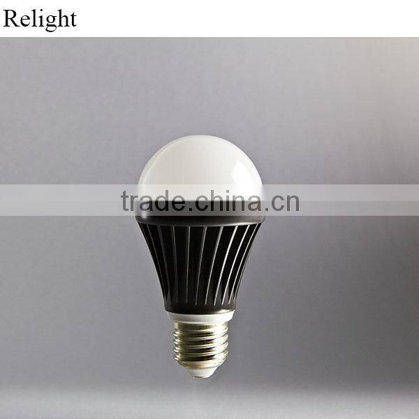 LED light bulb with E27 base