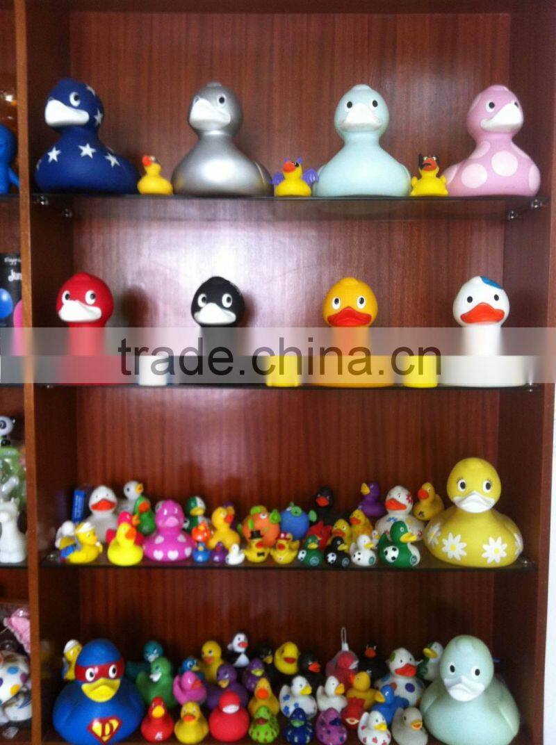 Shenzhen make custom cartoon vinyl toy