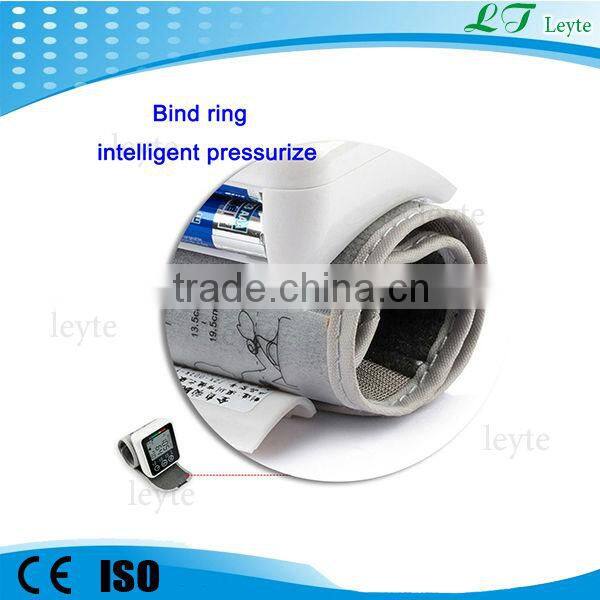 Jzk002A portable digital automatic wrist sphygmomanometer