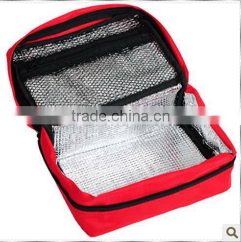 Portable lunch cooler bag with aluminum foil lining