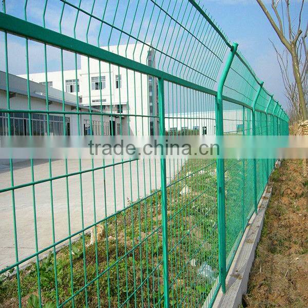Road guardrail traffic barrier roadside fence sepration fence barrier vehicles fence