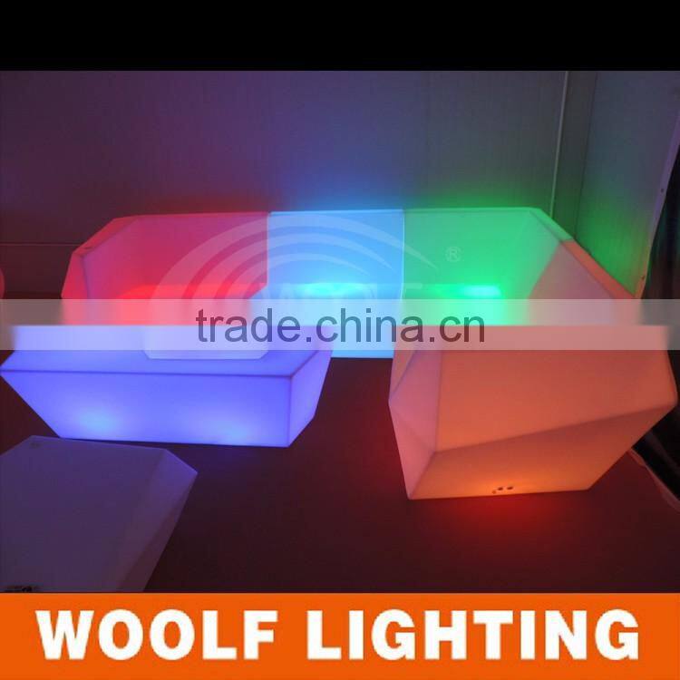 Modish Illuminated Decorative LED Casual Sofa for Tea House and Coffee Shop