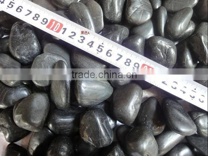Black and white garden pebble stone decoration