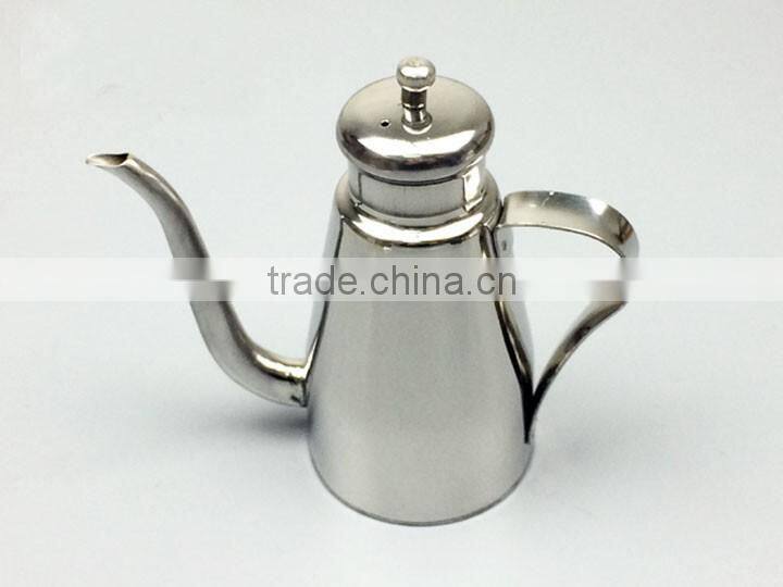 Stainless steel long nozzle oil kettle table olive oil can with capacity 750ml