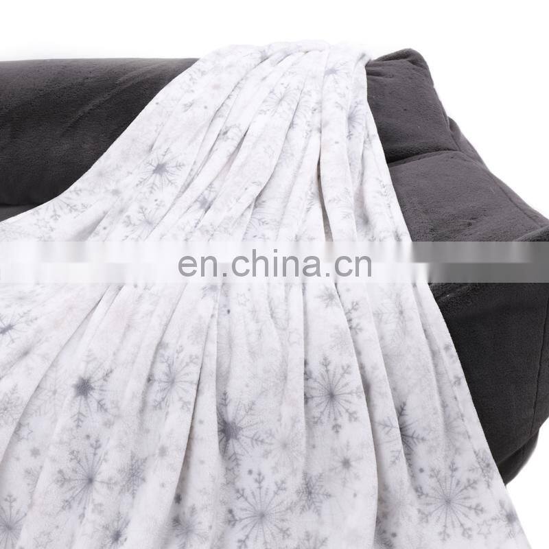 100%Polyester Super Soft Coral Fleece Snowflake Printed Plush Throw Blanket