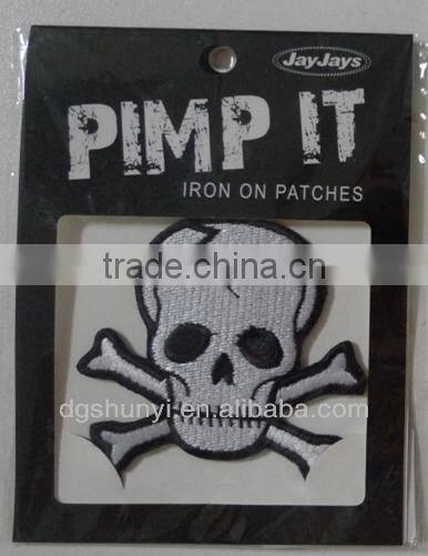 Water-soluble flower embroidered design for garment collar