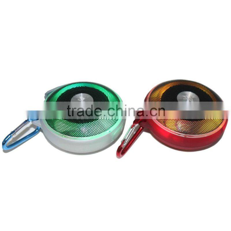 2016 newest sports outdoor waterproof bluetooth speaker with hook