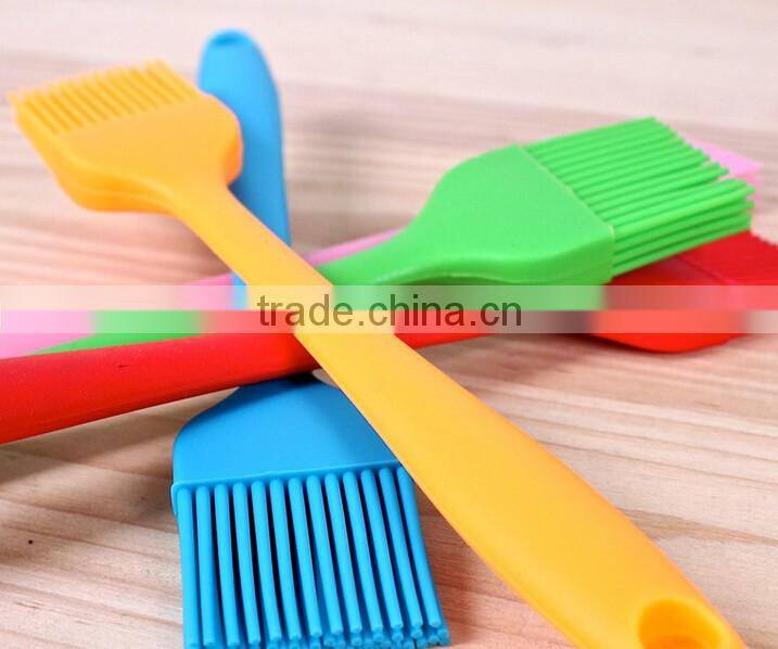 green flat high temperature resistant silicone barbecue brush,silicone rubber BBQ cleaning basting brushes