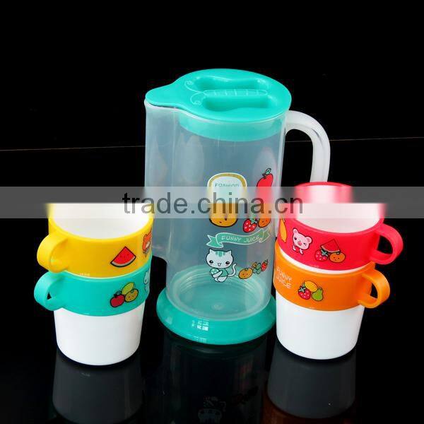 1.4 L Plastic water pitcher with stackable mugs