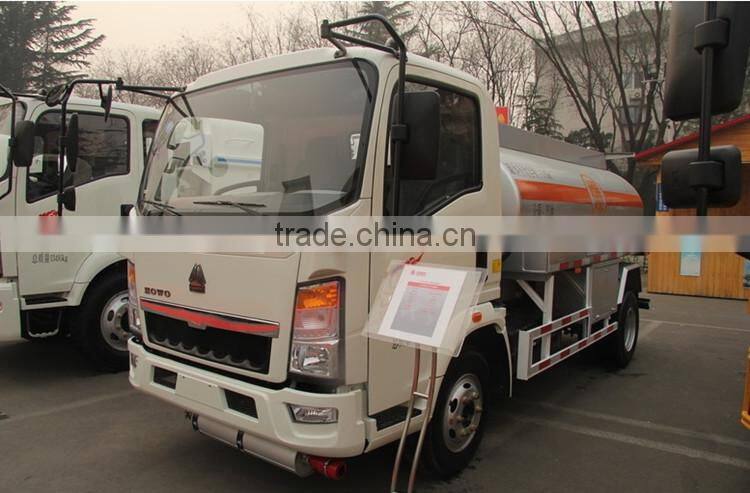 Promotion Sinotruk HOWO 5000 liters fuel tanker TRUCK for Sale