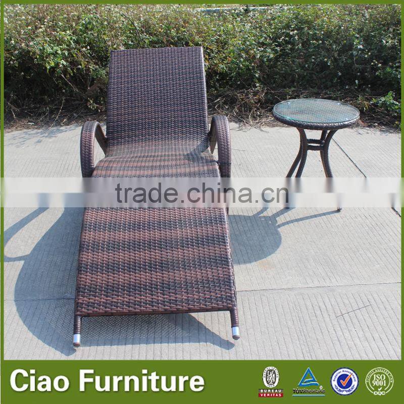 Luxurious Single dedicated outdoor swimming pool or beach lying bed + coffee table