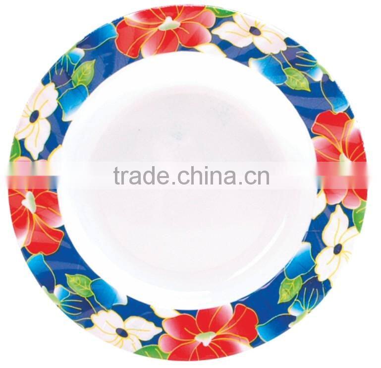 Porcelain plate with flower around