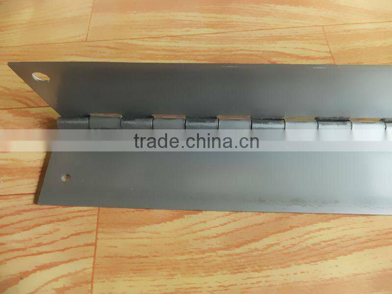 Aluminum continuous piano hinge
