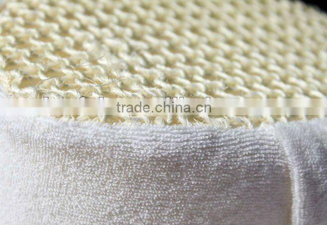 Exfoliating sisal bath sponge