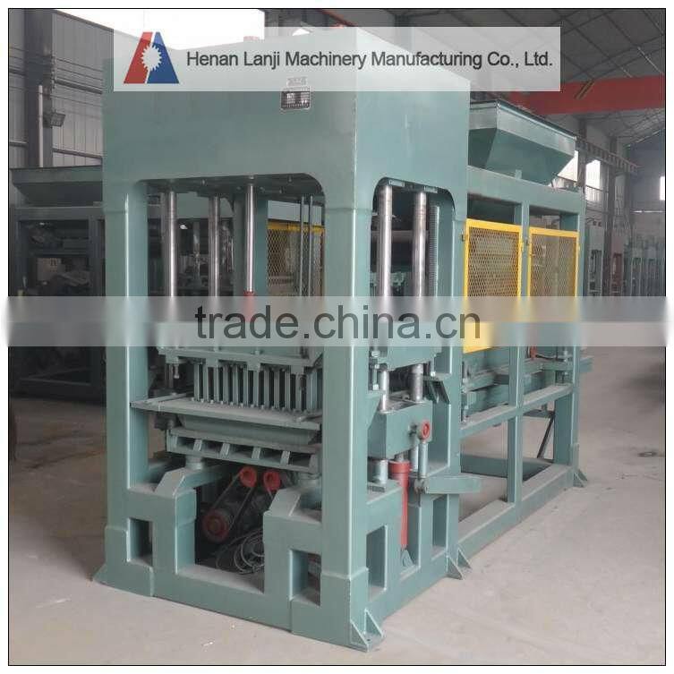 Competitive price QT6-15 paving brick forming machine with long working life