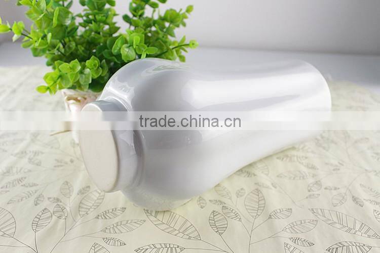 OEM Factory White Grace Horned Ceramic Vases