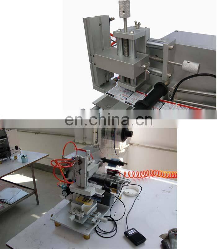 HIG servo motor economy semi automatic flat labeling machine