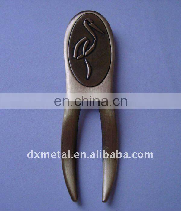 metal golf pitchfork golf divot tool