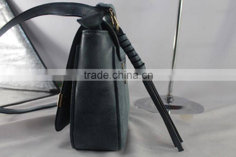 2016 new women messenger bags with tassels Occident fashion shackle cube women handbags