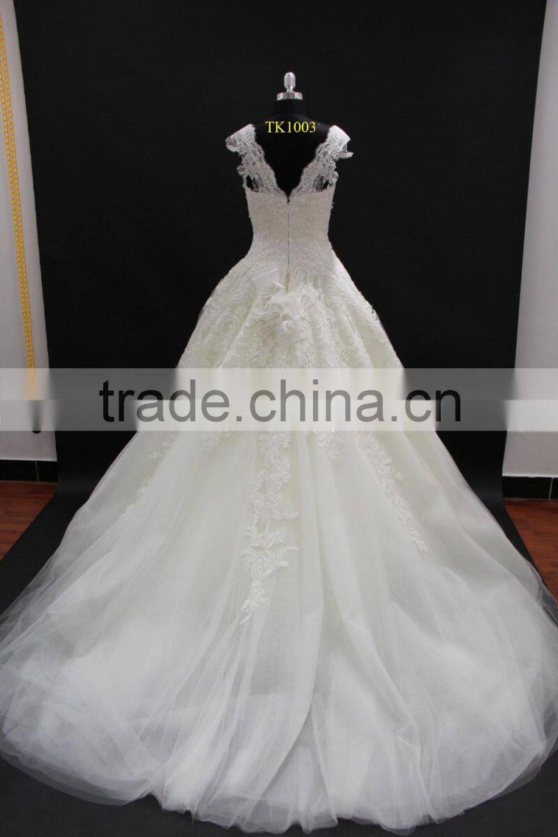 Cream nice design embroidery lace appliques cap sleeve long train wedding dress