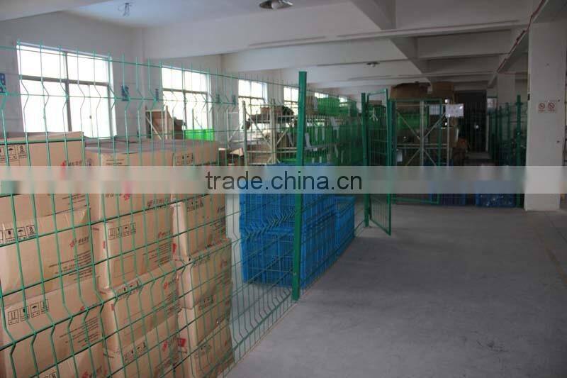 Long pole gasoline hedge trimmer