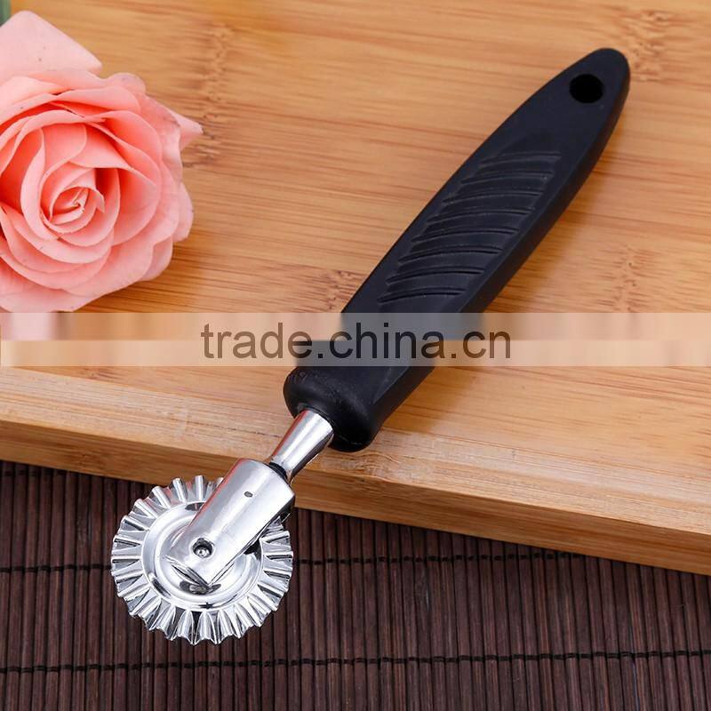 New design best quality stainless steel PP handle kitchen factory price pizza cutter