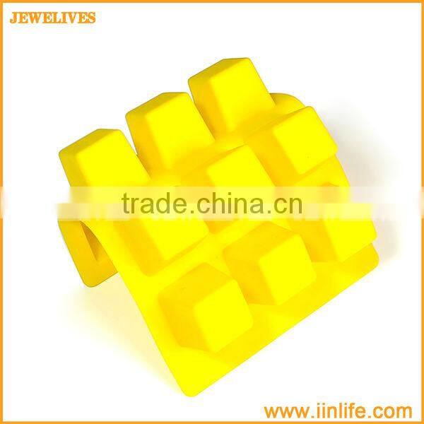 2014 fashion yellow square silicone ice cube tray with smile face