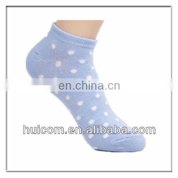 anti slip ankle socks with dots style