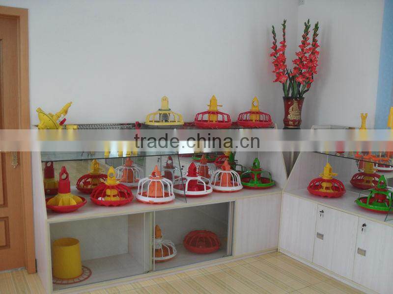 China Made Durable Galvanized Blue HM-T12 Rabbit Nipple Drinker Sold at Cost