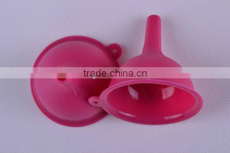 Durable promotion kitchen utensil enviromental eco-friendly practical silicone filling funnel