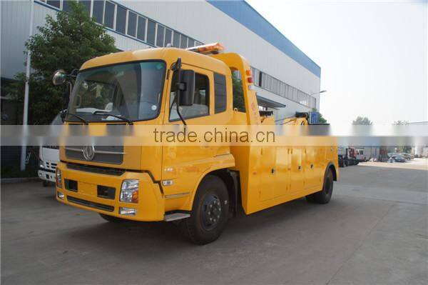 China new dongfeng 6 wheels euro4 wrecker truck