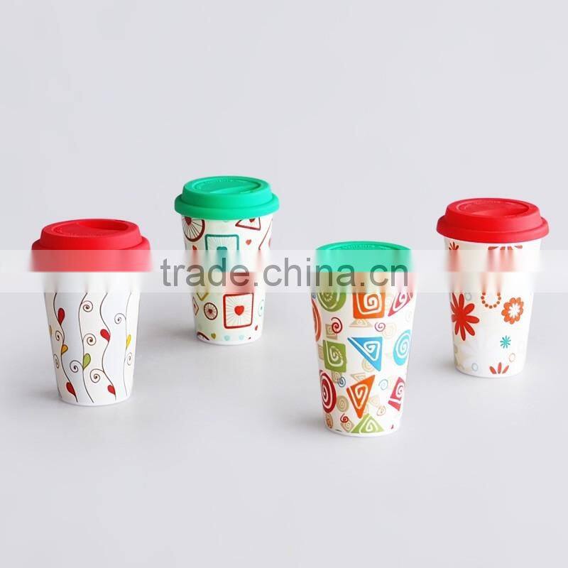 single-wall ceramic tracel mug with slilicone cover and band,ceramic single-wall mug,porcelain travel mug with silicone lid