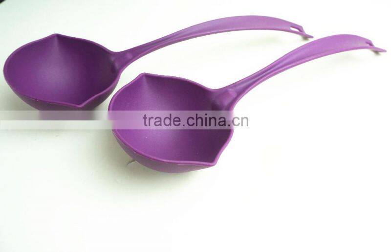 33054 nylon kitchen slotted turner and spoon