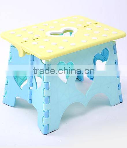 Modern Appearance and Plasti Material Dining Chair