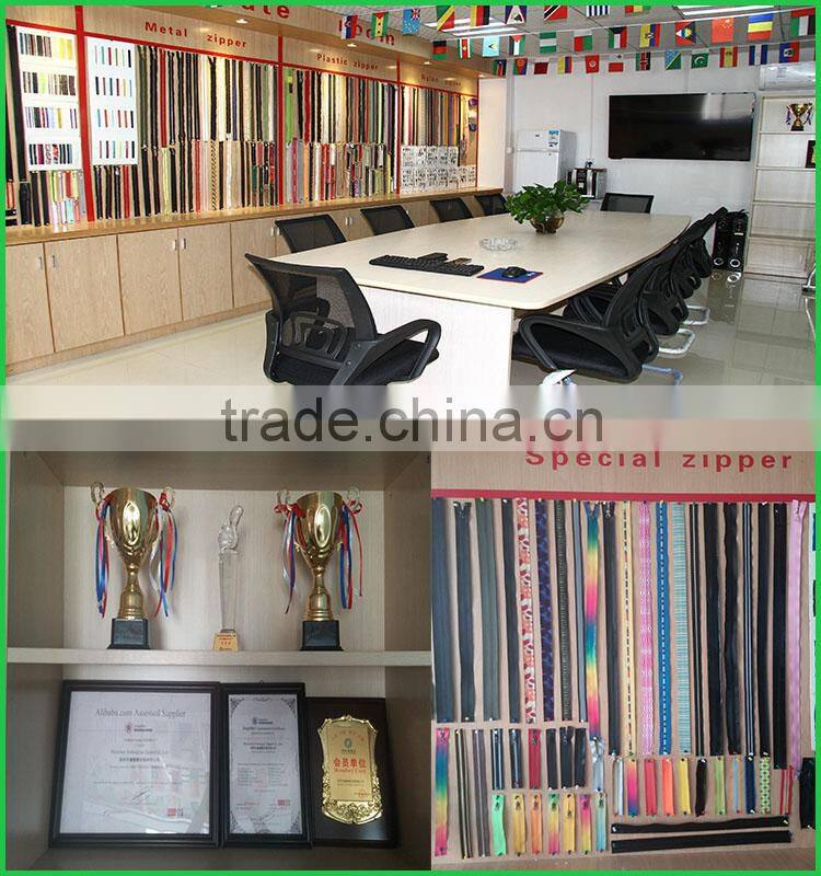 high quality shenzhen xly two slider two way open end plastic zipper