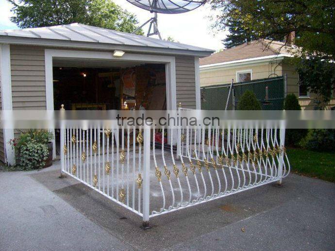 2012 Top-selling modern hand made iron fence ornaments