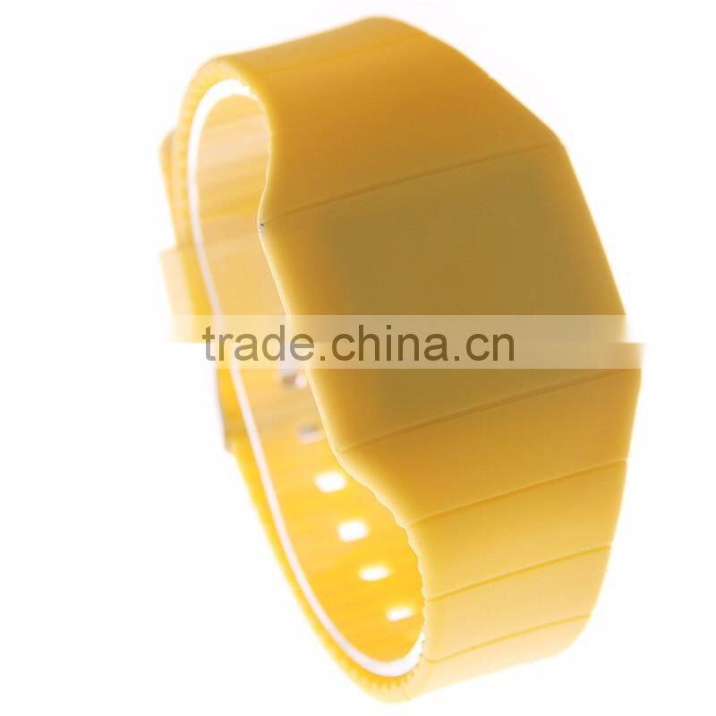 Very Low Price Low MOQ LED Silicone Electronic Girl and Boy Untra-thin Touch Screen Gift Wrist Watch