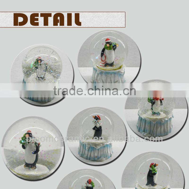 2014 High quality penguin water globe