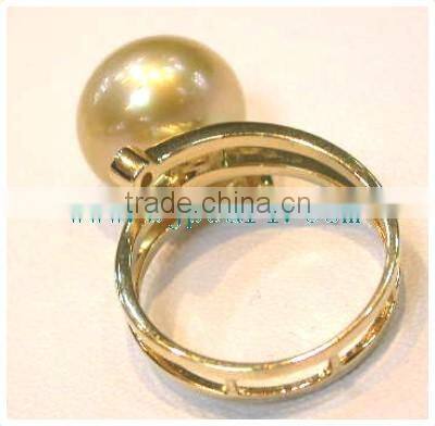 gold ring with south sea pearl