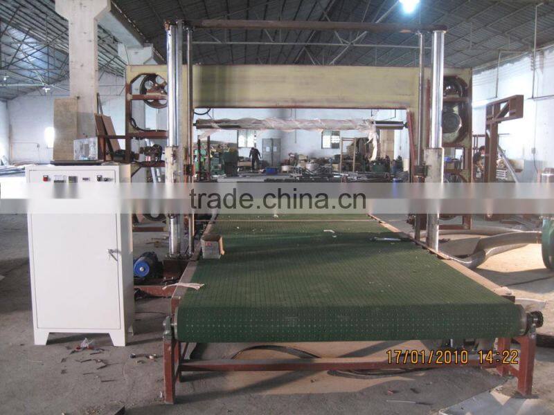ECMT-135 136 automatic horizontal foam cutting machine with conveyor or belt and vacuum system) made in elitecore machine