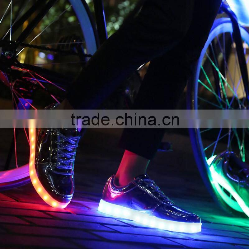 Hot selling led Light adult sneaker shoes fashion led sneaker led light up men and lady shoes