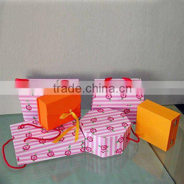 Custom printed paper gift boxes with ribbon