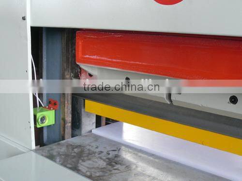 MQ2700 Hydraulic precision veneer guillotine