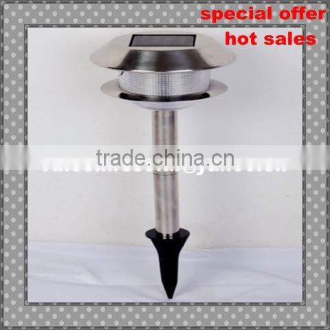 Outdoor solar lawn light