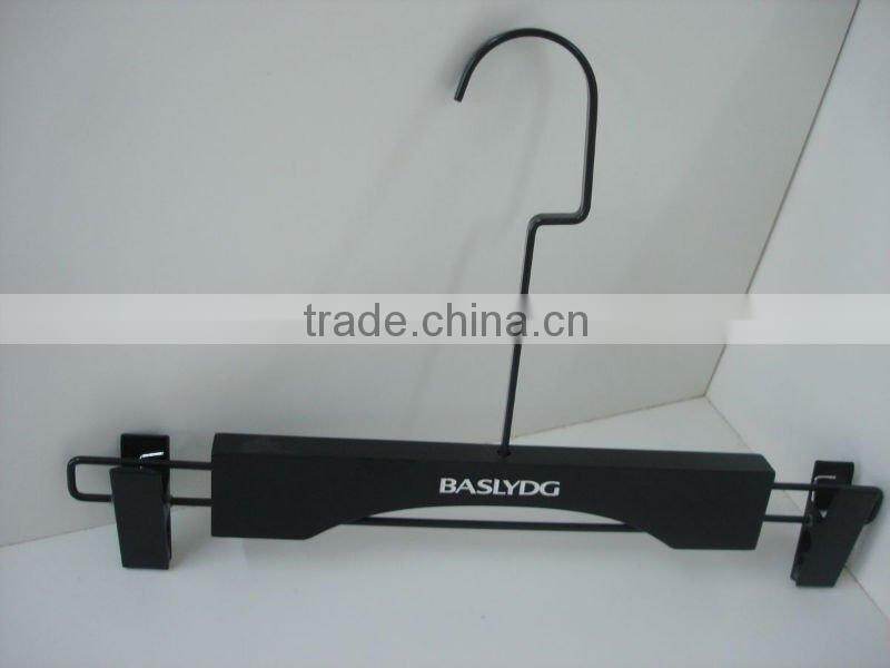 WF65 plastic clip hanger for pants and skirts