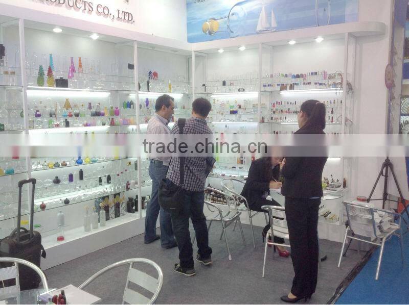 plastic synthetic cork stopper with silver aluminum cover