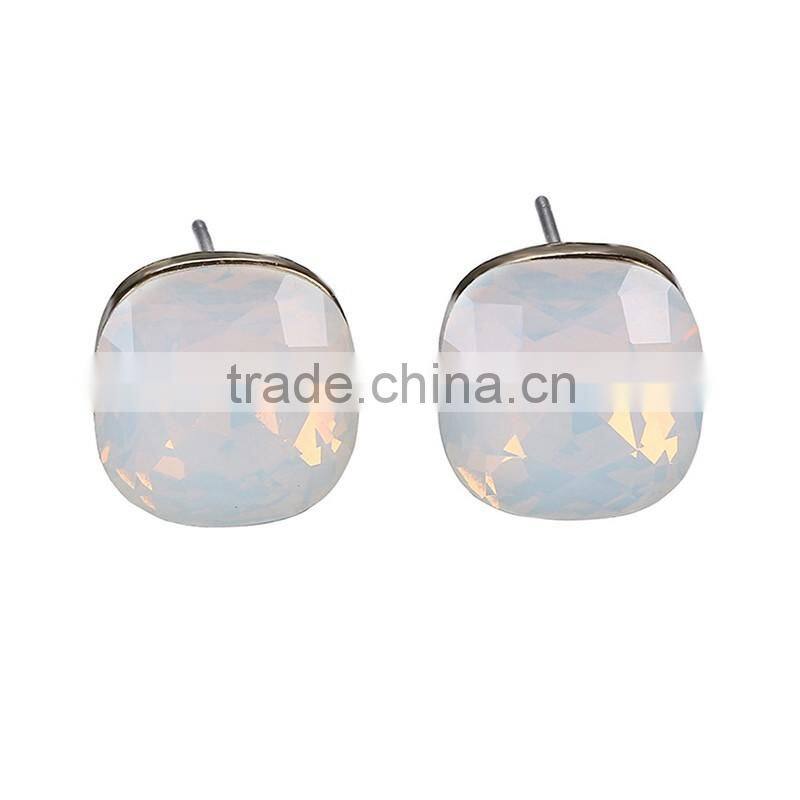 2016 Sunnmer Tropical Style Fashion Cheap White Crystal Stone Stud Earring Pack