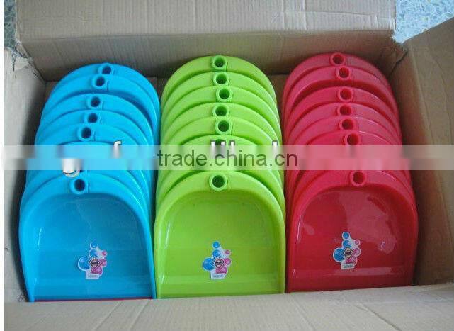 brush and dustpan mould