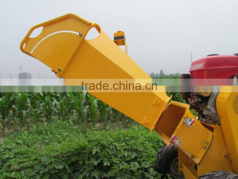 Petrol garden wood mulcher shredder